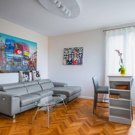 New With The Best View - 2Bd Bright Flat Near Ndk 소피아 외부 사진