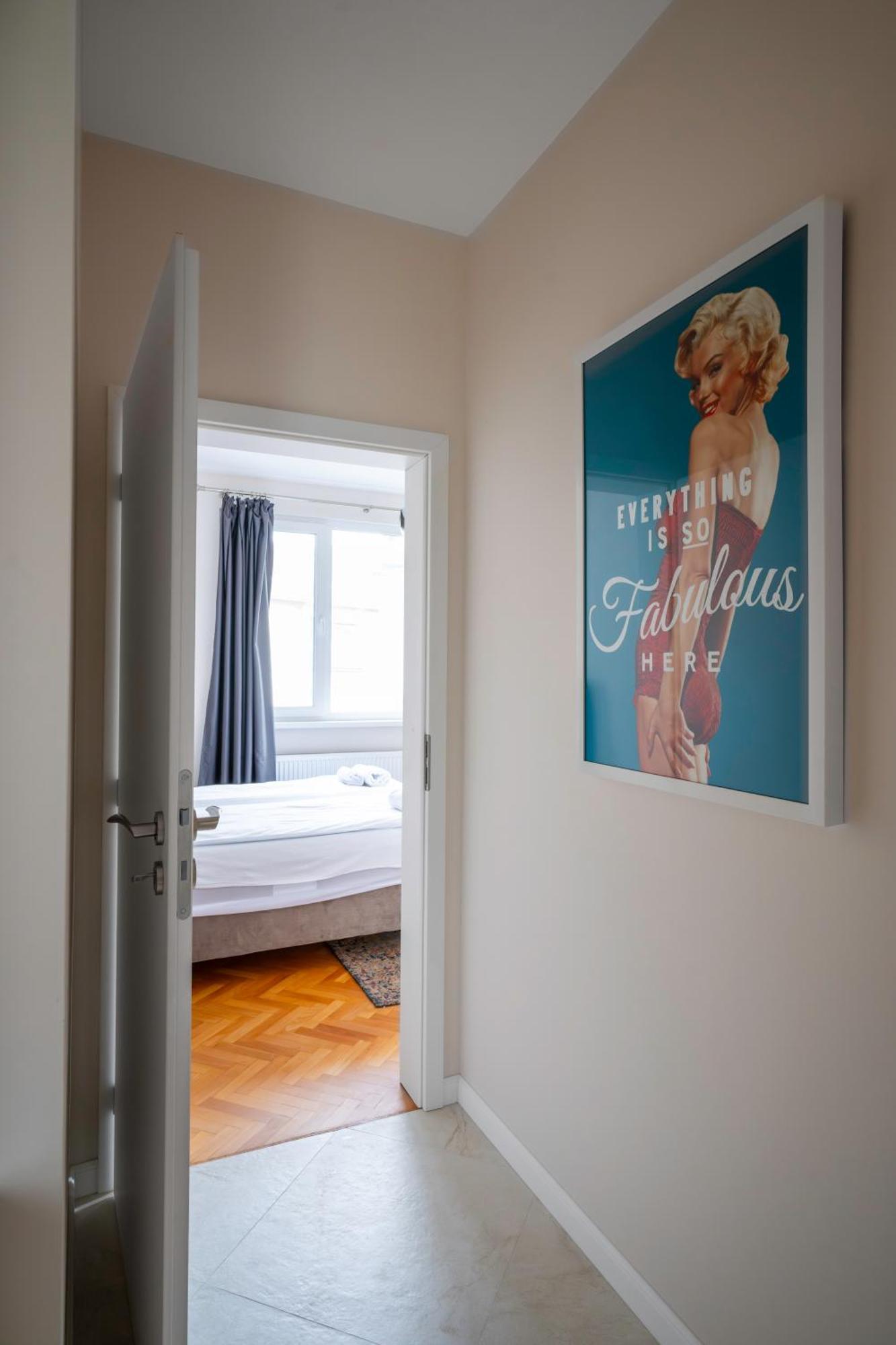 New With The Best View - 2Bd Bright Flat Near Ndk 소피아 외부 사진