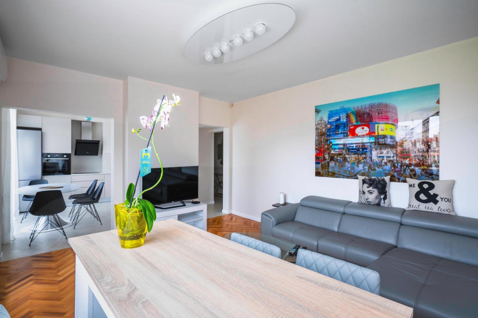 New With The Best View - 2Bd Bright Flat Near Ndk 소피아 외부 사진